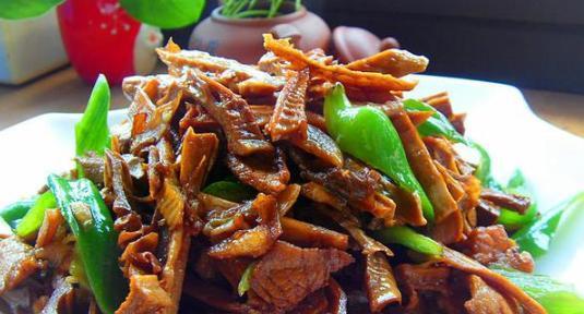 三道经典家常菜 笋干炒肉、金蒜炒荷兰豆、香菇蒸蛋的详细做法